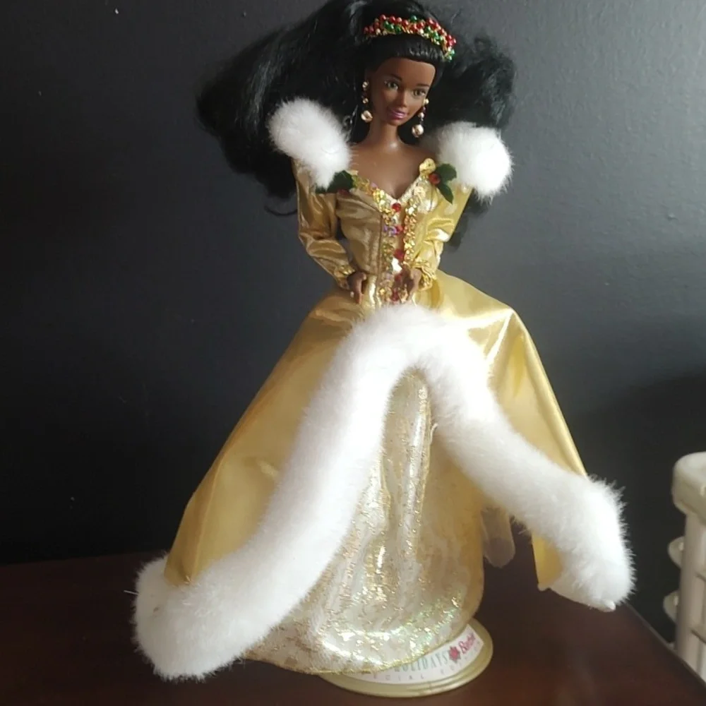 Happy Holiday Barbie/1994 - Picture 2 of 9